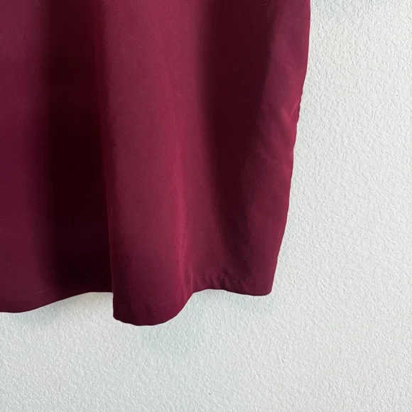 Figs Men's Leon Burgundy Three Pocket V Neck Short Sleeve Scrub Top Size Large - Picture 8 of 8